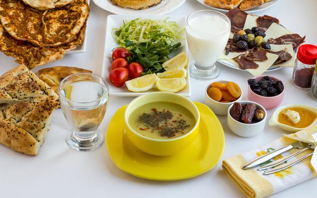 Ramazanda-Tuketilmemesi-Gereken-Yiyecekler-Nelerdir
