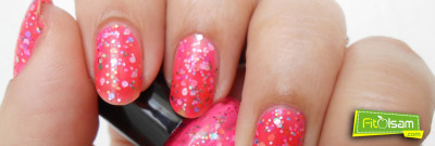 Işıltılı Ojelerle Tırnaklarınızda Harikalar Yaratın!